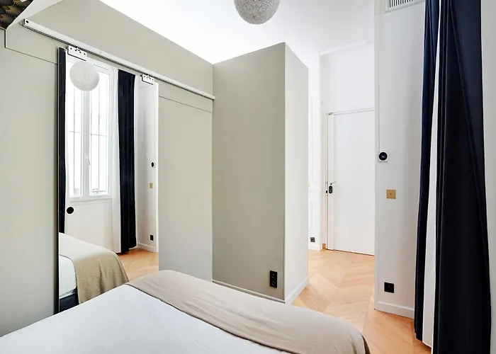 Magnificent -1br-4p- Champs-elysees Daire Paris